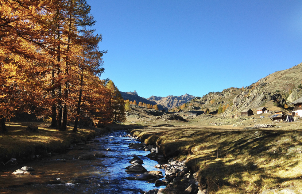  FONTCOUVERTE EN AUTOMNE, la balade automnale dans la Clarée. 