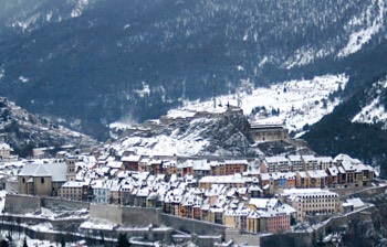  SECTEUR SAUVEGARDÉ DE FRANCE DE BRIANÇON, le seul des Hautes-Alpes : Depuis le 5 février 1987, sous l'égide de la loi André Malraux du 4 août 1962. On en compte 105 en France, dont 7 en région PACA, dont Briançon (Aix-en-Provence, Avignon, Arles, Briançon, Grasse, Menton, Nice). 